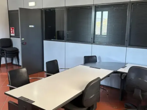 #2537098 Immobile polifunzionale fronte autostrada – Ottimo stato e alta redditività In vendita – Compendio immobiliare ad alta visibilità in posizione strategica
