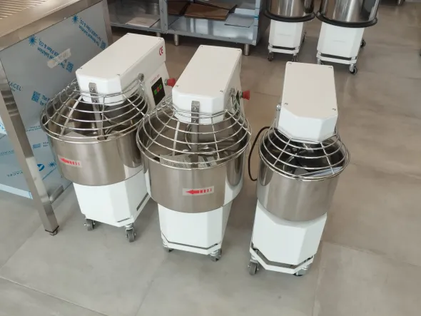 IMPASTATRICI A SPIRALE PER PIZZA