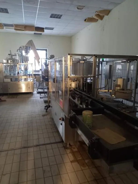 1#8681 Impianto di imbottigliamento marca Ave