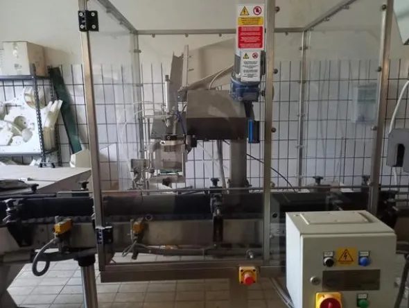 1#8681 Impianto di imbottigliamento marca Ave