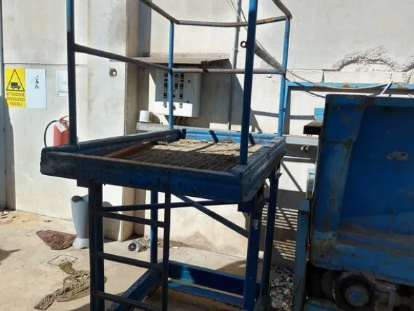 1#8467 Impianto di smistamento rifiuti e materiali di derivazione
