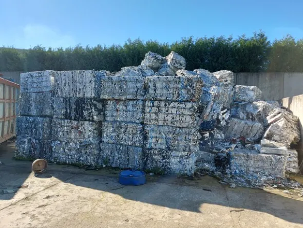 1#8467 Impianto di smistamento rifiuti e materiali di derivazione