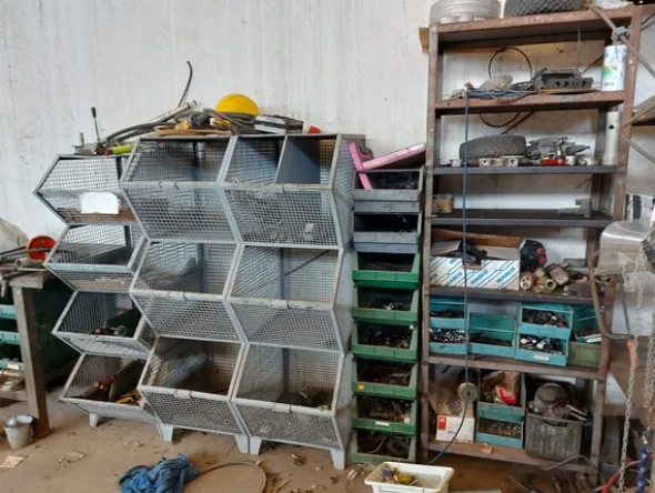 1#8467 Impianto di smistamento rifiuti e materiali di derivazione