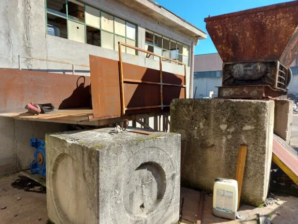 1#8467 Impianto di smistamento rifiuti e materiali di derivazione