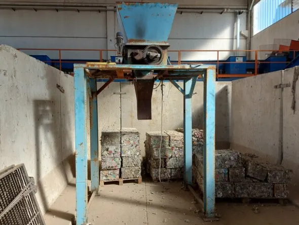 1#8467 Impianto di smistamento rifiuti e materiali di derivazione
