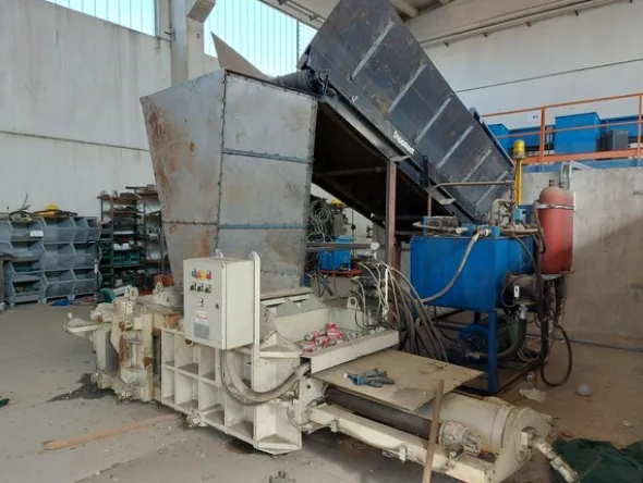1#8467 Impianto di smistamento rifiuti e materiali di derivazione