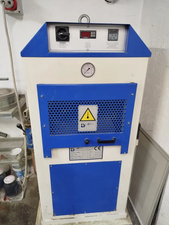 Impianto per fusione in centrifuga Atos Besana (usato)