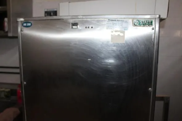 13#3961 Impianto refrigerazione acque e relative attrezzature