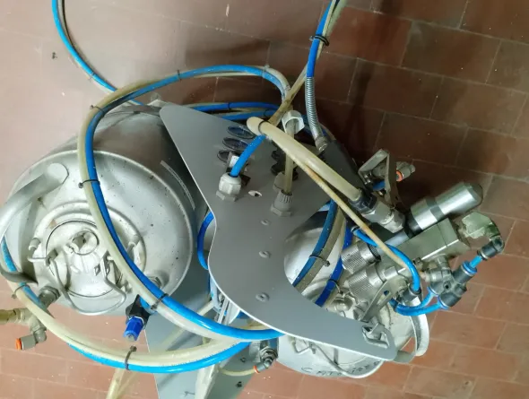 Impianto spruzzatura collante bicomponente Dafotec