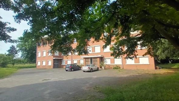 Intero edificio con uffici, laboratorio, abitazione