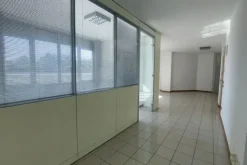 #25748 In vendita o locazione commerciale ufficio al sesto piano con posto auto scoperto