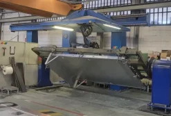 ISOLA ROBOT MOTOMAN HP 6 PER SALDATURA