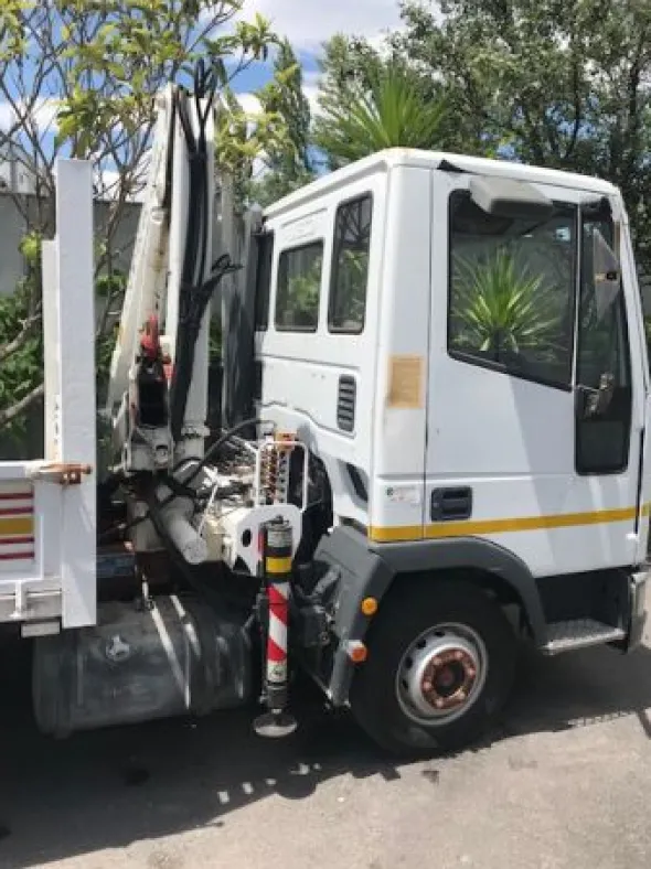 Iveco Eurocargo 75 E14 con Gru Bonfiglioli
