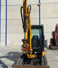 JCB 8026