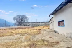 #25627 Laboratorio e terreni edificabili di pertinenza