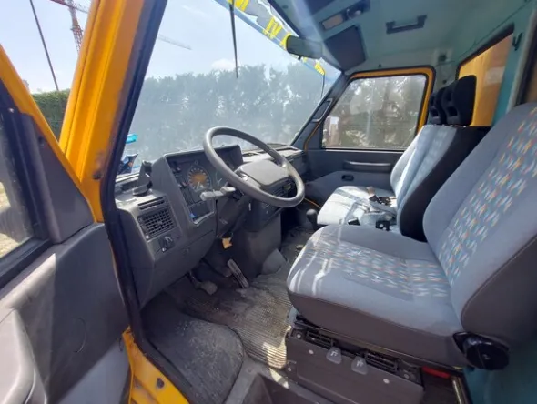 9#7780 Laboratorio mobile Iveco 49E12