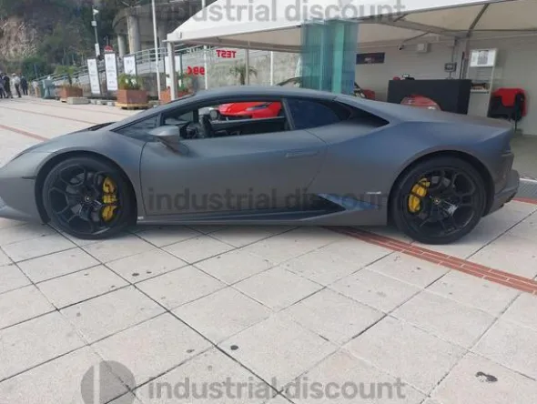 3#8717 Lamborghini Huracan Coupé 5.2