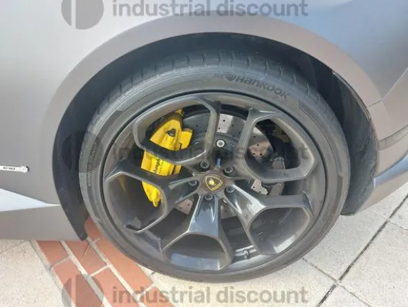 3#8717 Lamborghini Huracan Coupé 5.2