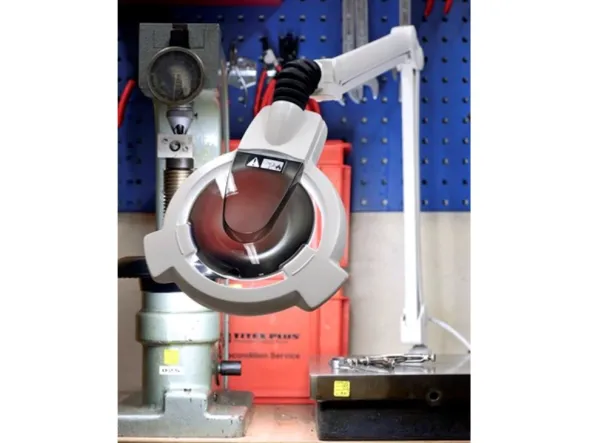 Lampade Professionali Luxo Circus LAMP con Lente Ingrandimento