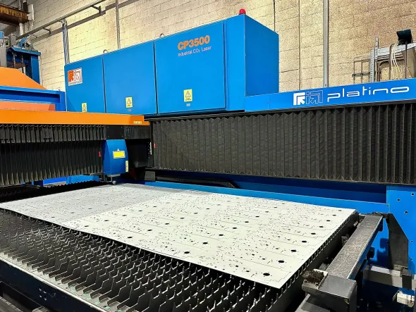 Laser Prima Industrie PLATINO 1530 + Compact server