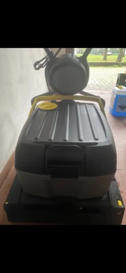 Lavasciuga pavimenti professionale