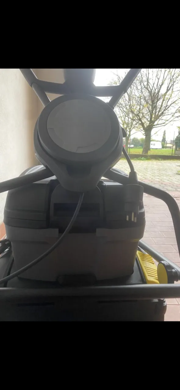 Lavasciuga pavimenti professionale