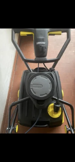 Lavasciuga pavimenti professionale