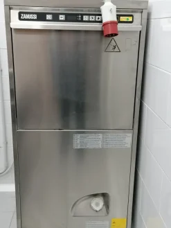 Lavastoviglie zanussi