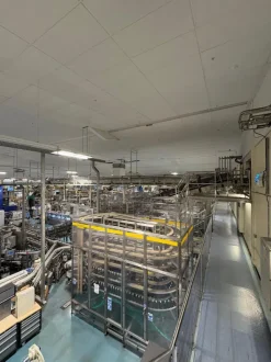 LC617 Linea di imbottigliamento vetro KRONES usata