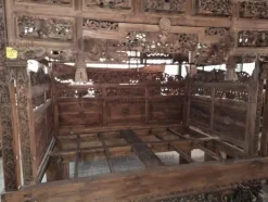10#9425 Letto baldacchino e Tavolo