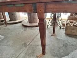 10#9425 Letto baldacchino e Tavolo