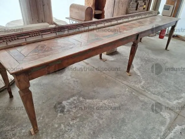 10#9425 Letto baldacchino e Tavolo