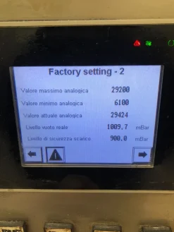 LINEA DI CONFEZIONAMENTO SOTTOVUOTO CON NASTRI