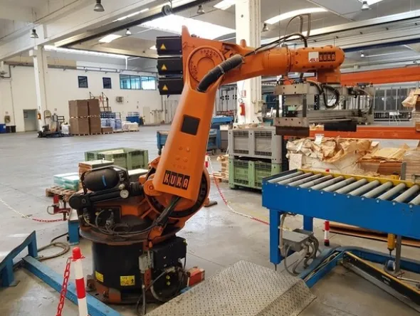 18#5759 Linea di imballaggio robotizata
