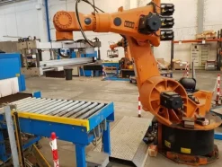 18#5759 Linea di imballaggio robotizata