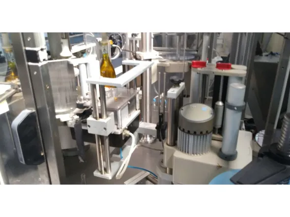 Linea di imbottigliamento olio e liquidi di bassa densità