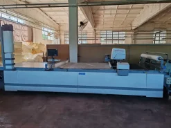Linea di taglio tessuto