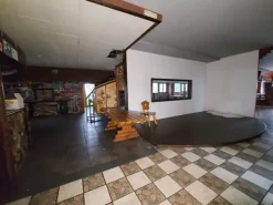 #19727 Locale commerciale adibito a bar-pub-pizzeria