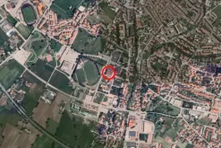 #22970 Locale commerciale con due garage