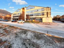 #22973 Locale commerciale con garage (sub 43)
