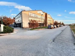 #22973 Locale commerciale con garage (sub 43)