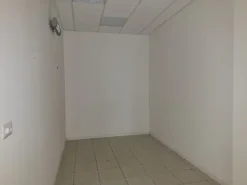 #22973 Locale commerciale con garage (sub 43)