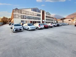 #22982 Locale commerciale con garage (sub 79)