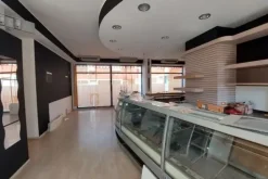 #25740 Locale commerciale con magazzino, cantina e garage