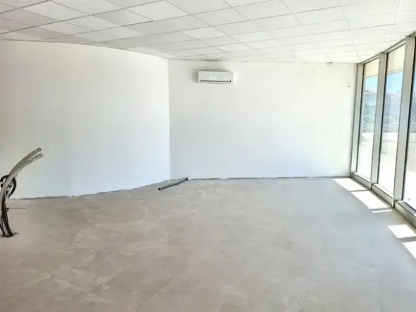 #2536692 Locale commerciale con pertienze