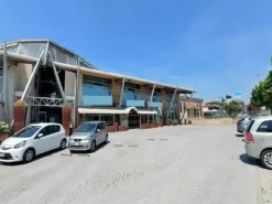 #14741 Locale commerciale con servizi