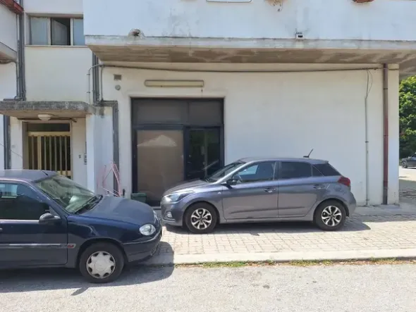 #2639819 Locale commerciale di 49 mq
