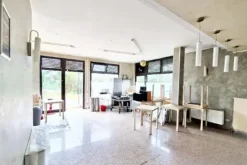 #24716 Locale commerciale ex pizzeria con ampia corte esclusiva