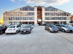 #22971 Locale commerciale in centro polifunzionale