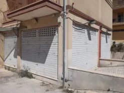 #23334 Locale deposito ed area scoperta per posti auto